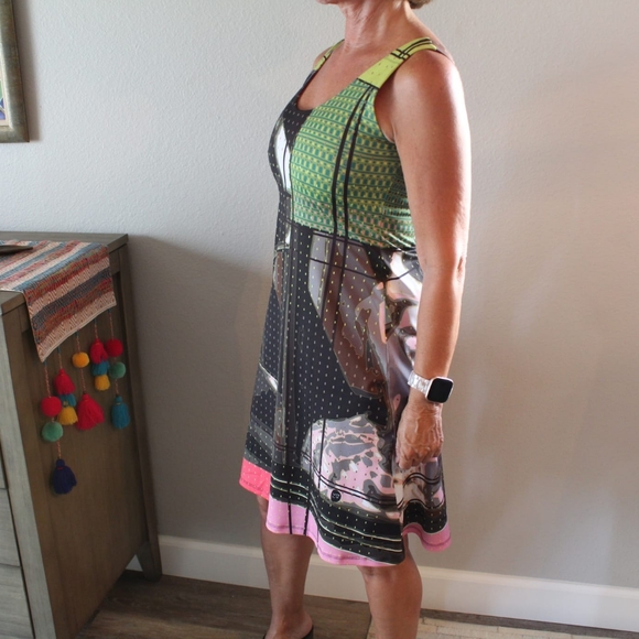 Modern, Reversible Dress - Picture 10 of 14